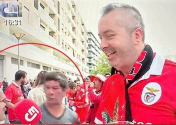 Última hora: Adepto do Benfica pega bund* de Sofia Oliveira em directo na CMTV (Vídeo)