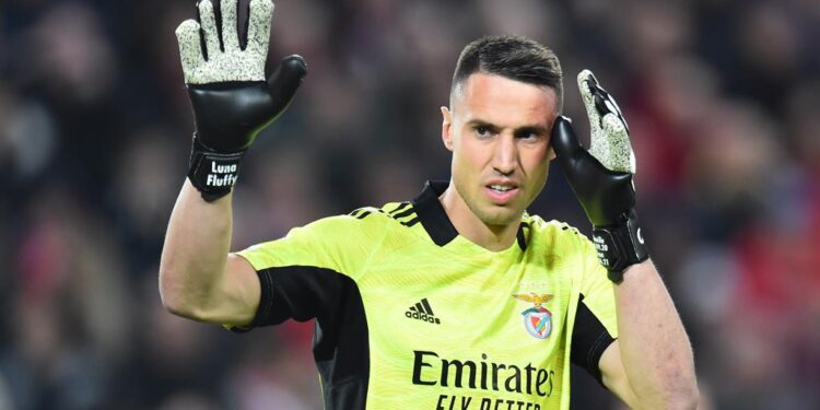 Última hora: FC Porto está interessado na contratação Vlachodimos