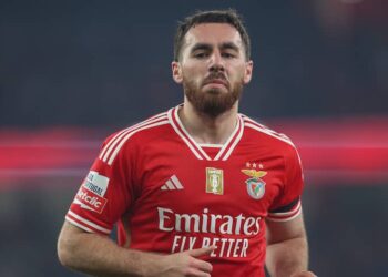 Última hora: Já é conhecido o castigo pesado de Kökçü após arrasar o Benfica e Roger Schmidt