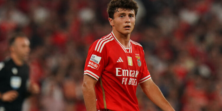 João Neves quebra o silêncio sobre a saída do Benfica: “Vou ter de sair” (vídeo)