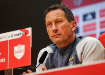 Última hora: Árbitros avançam com queixa contra Schmidt