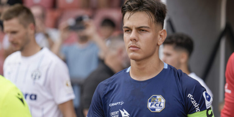 Última hora: Benfica passa a perna ao FC Porto e contrata Ardon Jashari