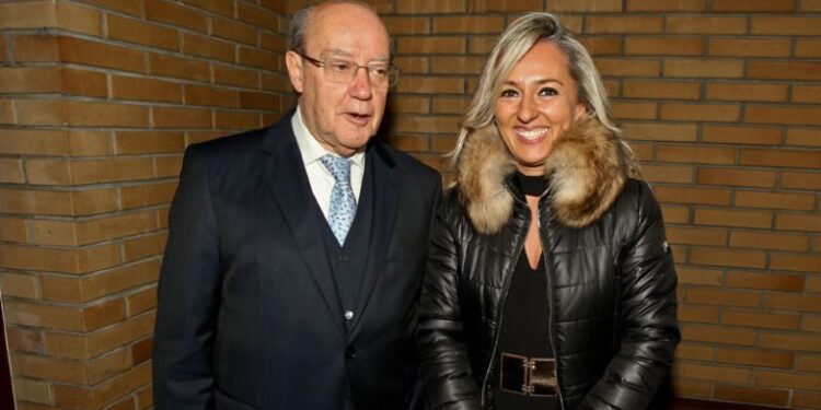 Última hora: Pinto da Costa e sua esposa deixam o FC Porto