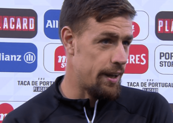 (VÍDEO) Coates arrasa arbitragem após derrota do Sporting