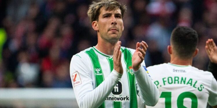 Última hora: FC Porto passa a perna ao Benfica e contrata Juan Miranda