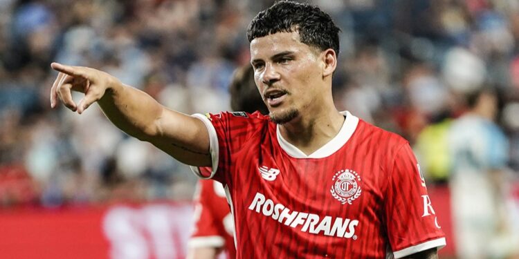 MAXI ARAÚJO CHEGA PARA A EQUIPA DE AMORIM, MAS NÃO VEM SOZINHO: REFORÇO DO SPORTING À VISTA