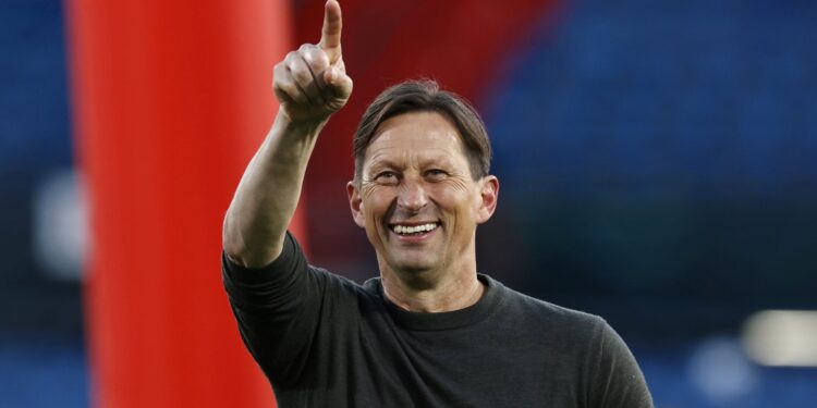 Roger Schmidt perdeu a cabeça com jogador do Benfica