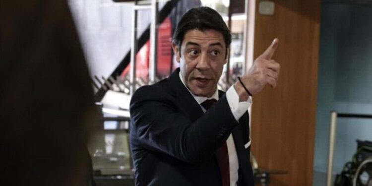 Rui Costa suspenso por 8 dias devido a insultos a João Pinheiro