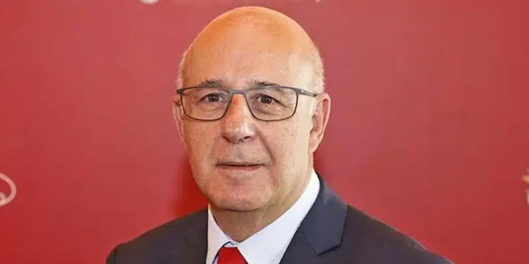 Fernando Seara anuncia demissão e abandona AG do Benfica (Vídeo)