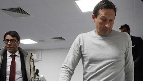 Os quatro possíveis sucessores de Roger Schimdt