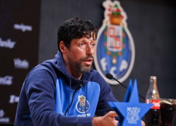 Vítor Bruno abandona o FC Porto