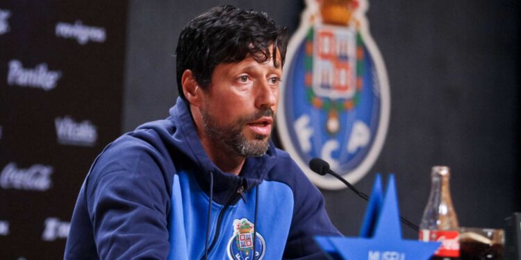 Vítor Bruno abandona o FC Porto